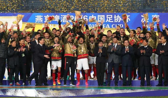 开云体育官方网站-包含重庆力帆主场输给天津泰达，保持中游的词条