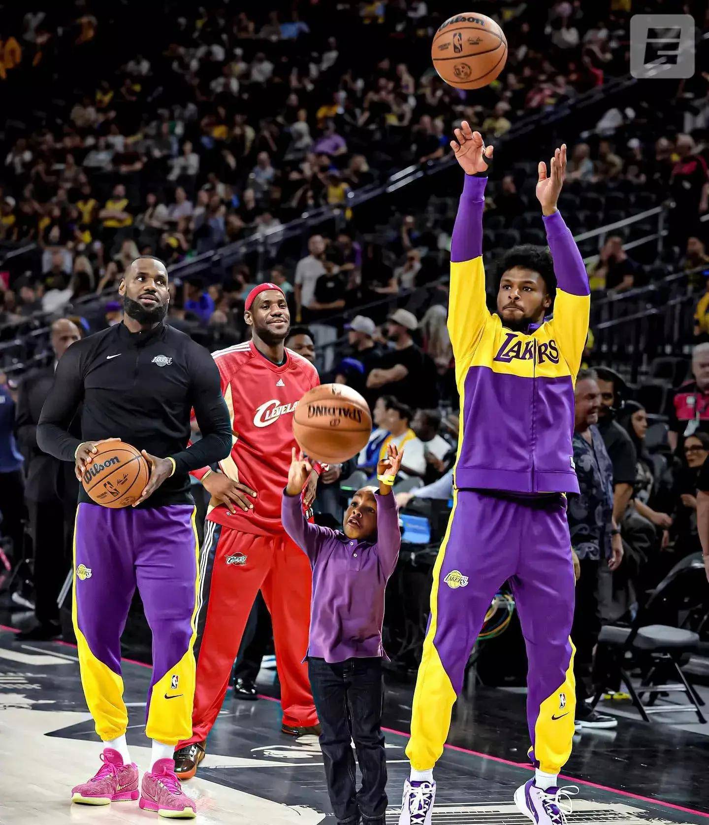 包含球员命中三分球，进攻端稳定流畅达胜利的词条