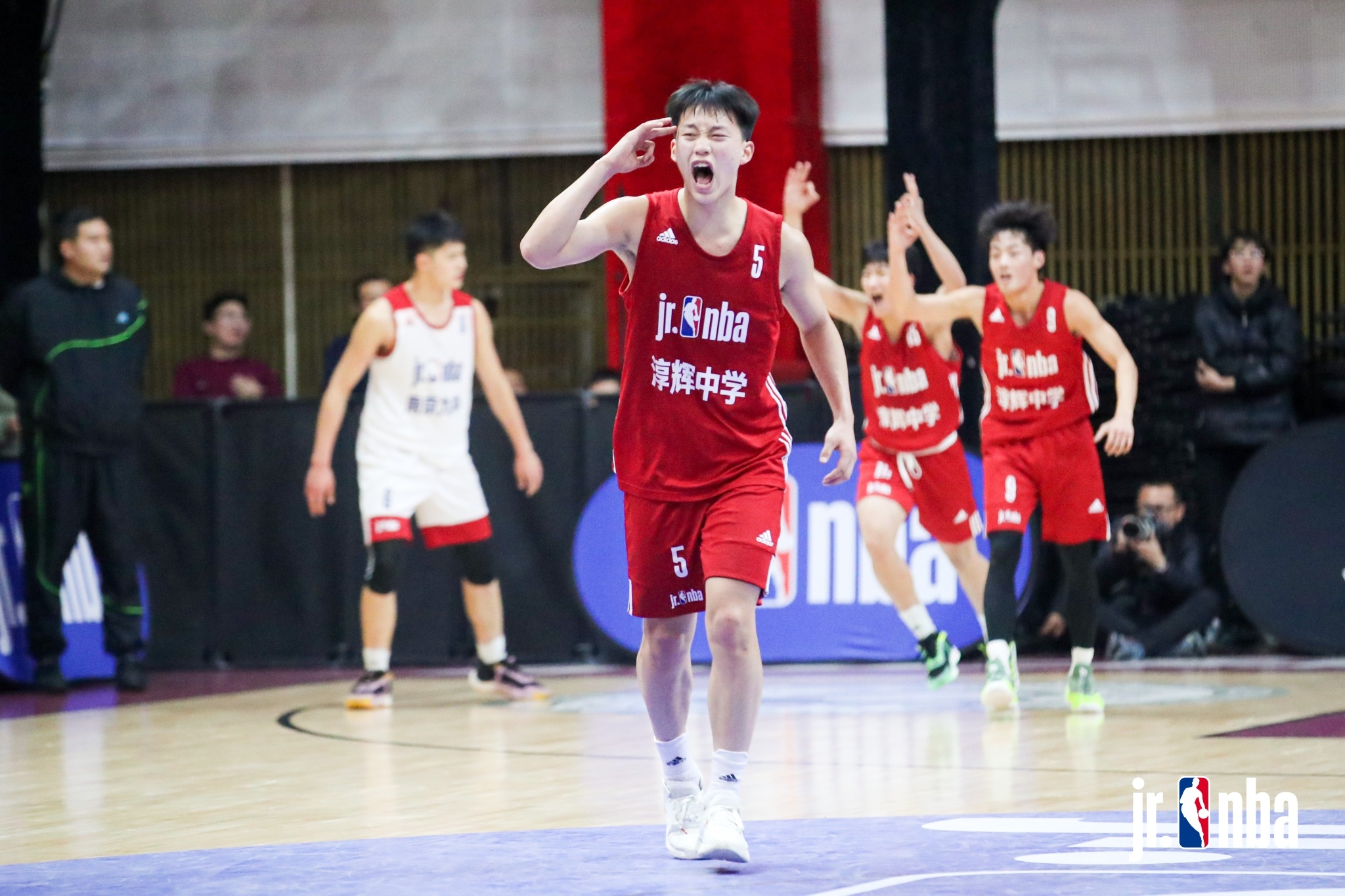 开云官网-南京男篮斗志昂扬，化压力为动力，斩获胜利的简单介绍