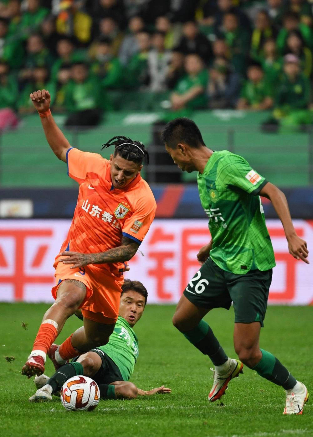 关于关键之战：上港挑战国安，胜负难分的信息