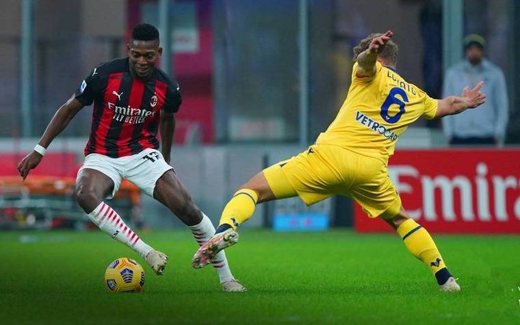 包含乌迪内斯主场经过激烈比拼取得胜利，豪取分的词条