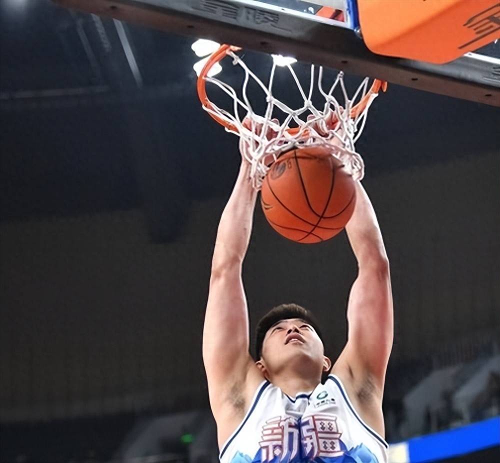 开云体育平台APP-新疆队迎来胜利，强势打破对手的反扑