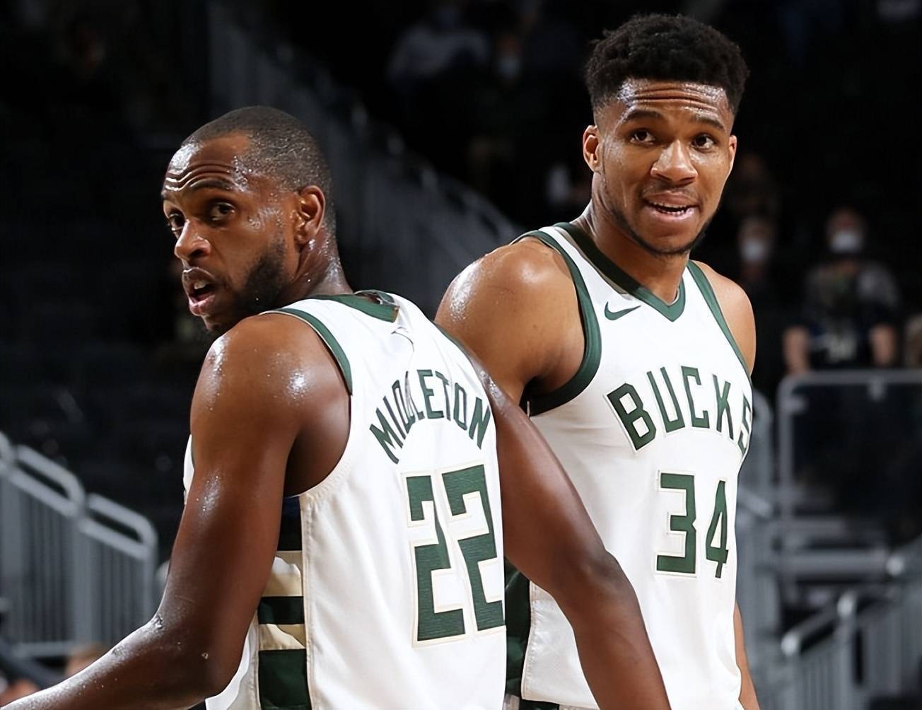 包含雄鹿主场不败纪录保住，对手难突破防线的词条