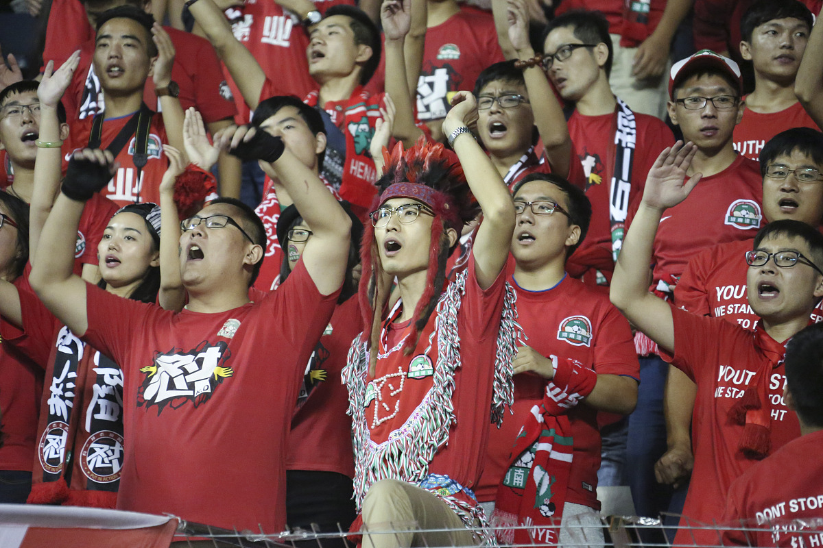 包含体育赛事热情高涨，球迷热血沸腾的词条