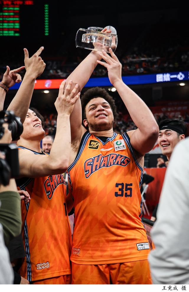 上海男篮在主场成功赢下了辽宁队