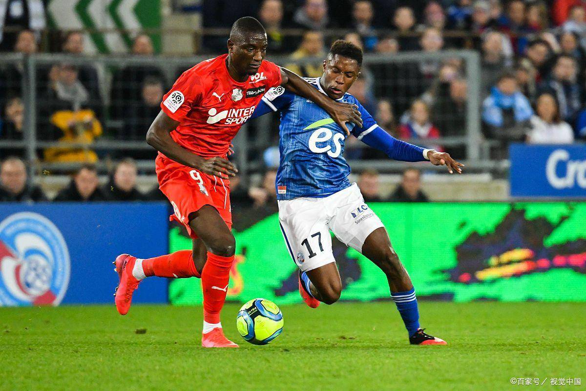 圣埃蒂安在场上表现抢眼，轻松获胜的简单介绍