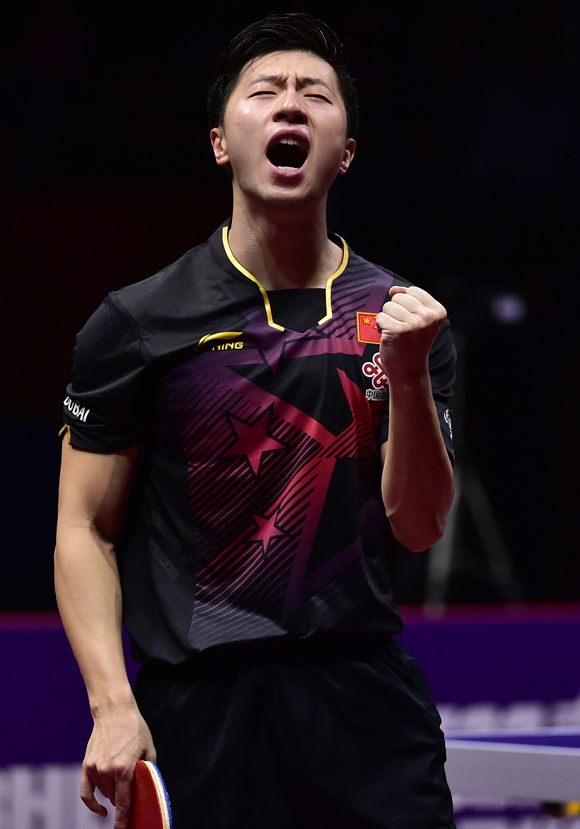 包含纳斯斯市主场防守失误，遭遇遗憾失利的词条