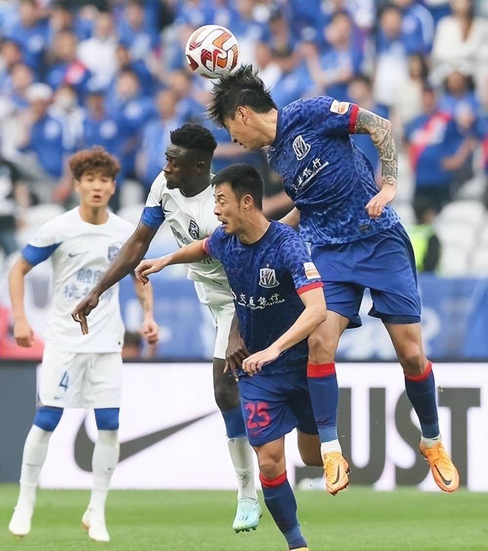 包含中超联赛球队集结备战，教练组布局备受瞩目的词条