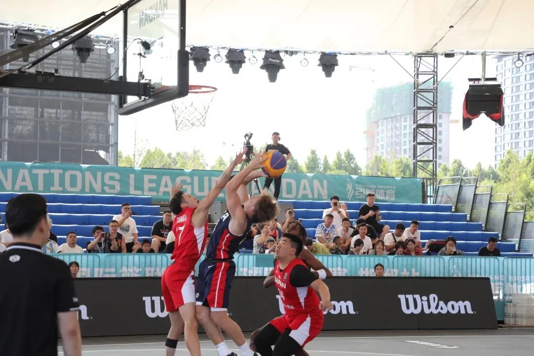 篮球世界盛事：各路球队实力展现全球篮球风采