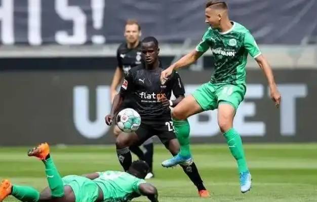 包含柏林赫塔客场大胜沙尔克，登上升级榜首的词条