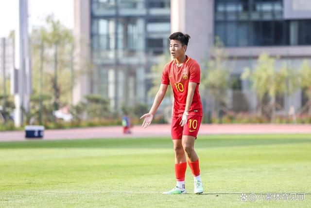 包含鲁能出战表现令人信服，主力球员受称赞的词条