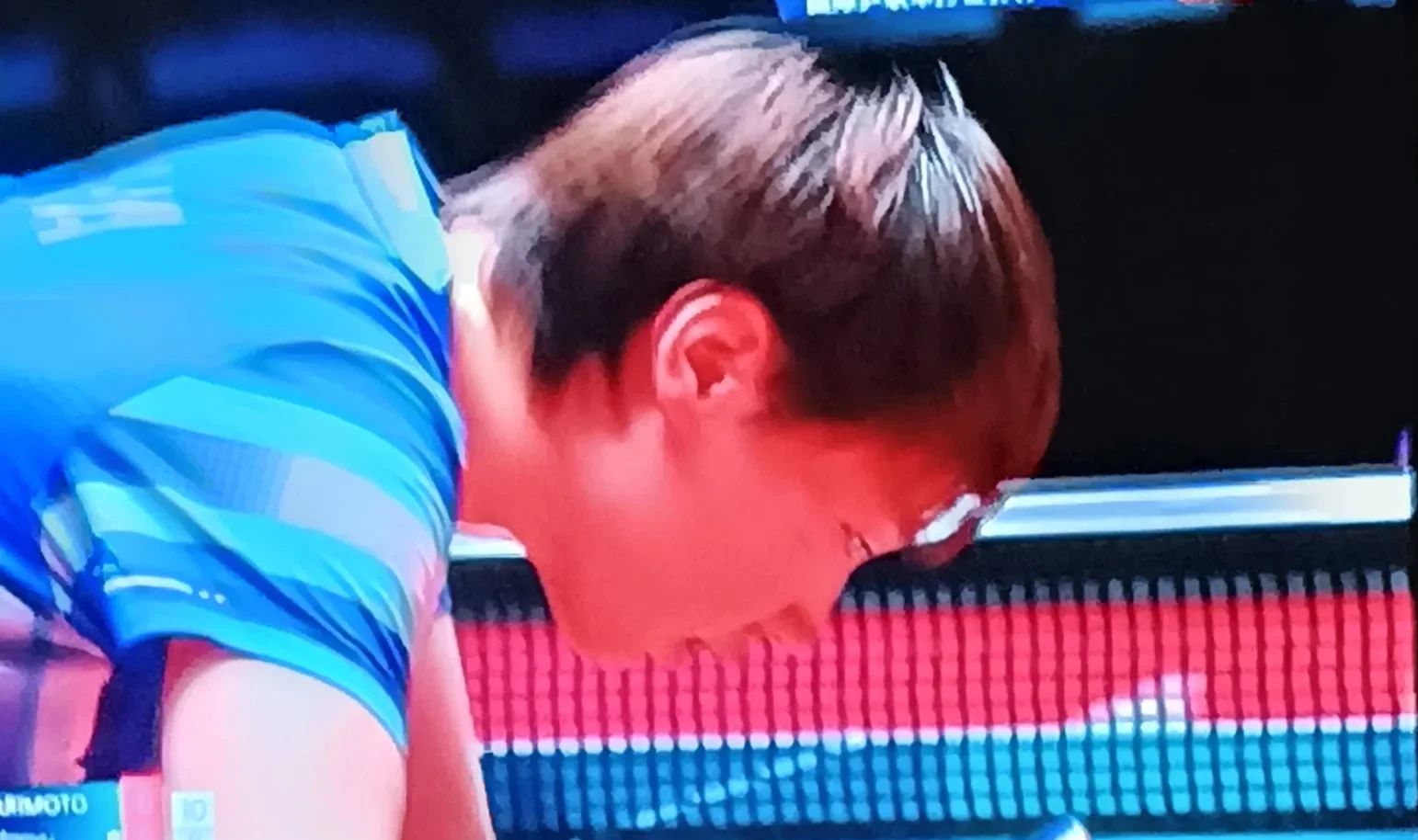 关于比分胶着，现场球迷激动不已的信息