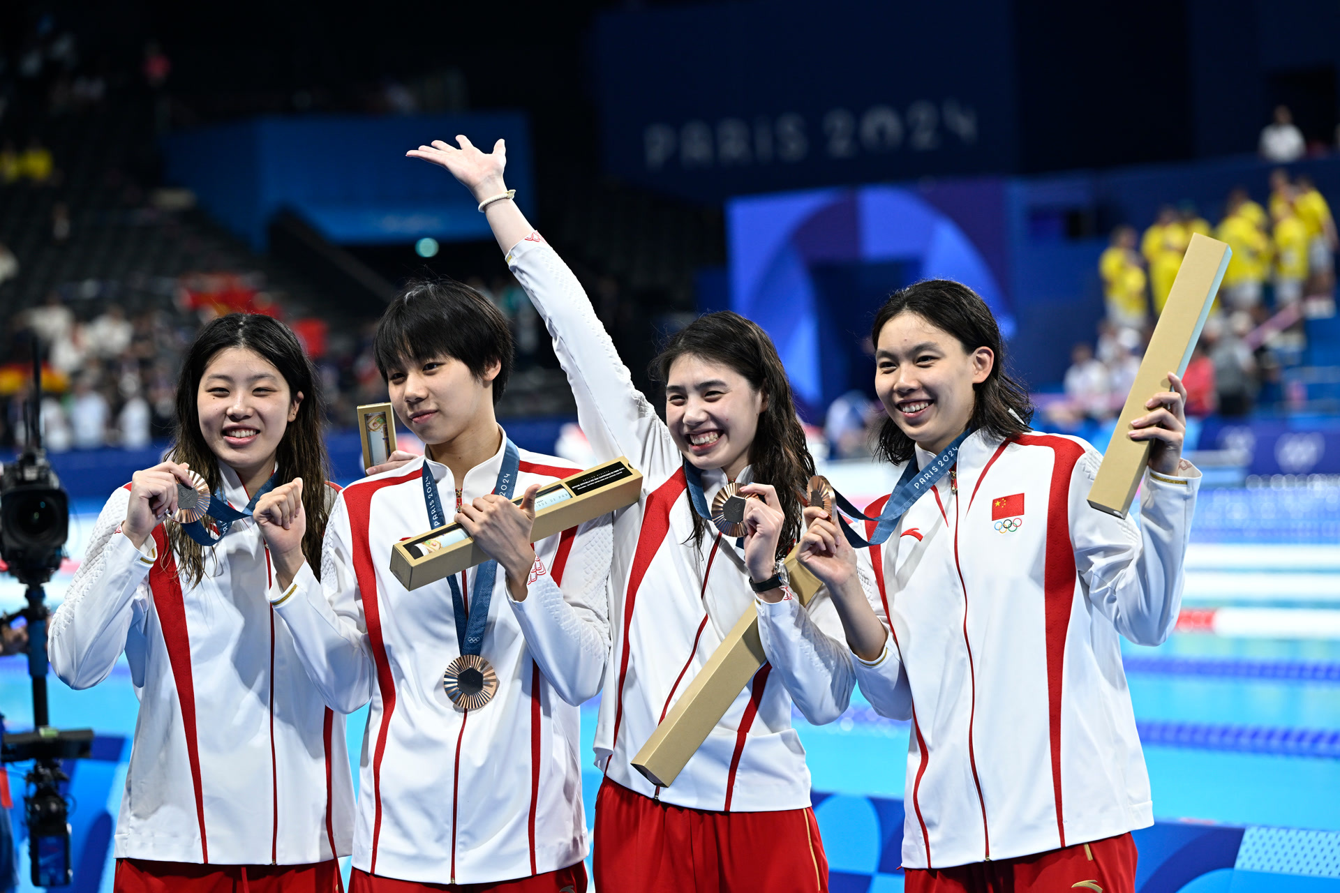 中国运动员勇夺殊荣登领奖台