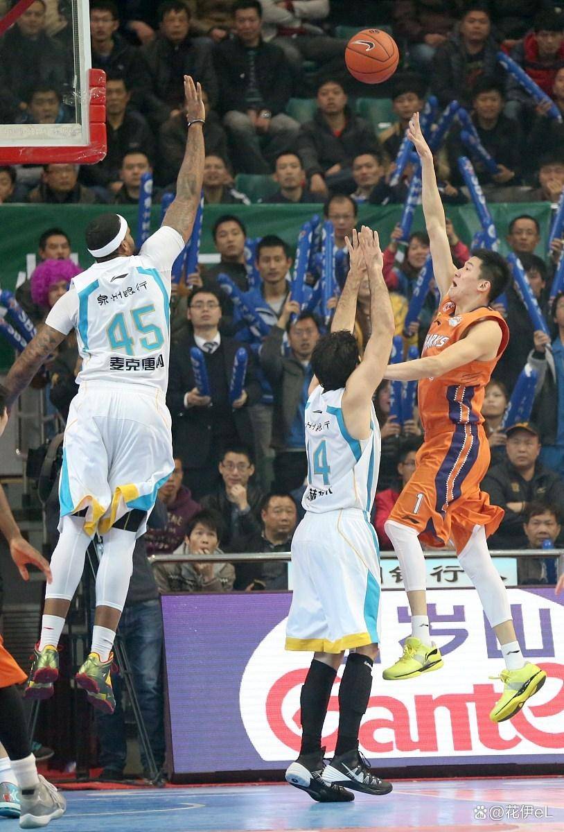 实力碾压！布勒默罕明星队客场横扫全北现代，晋级