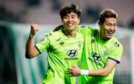 实力碾压！布勒默罕明星队客场横扫全北现代，晋级