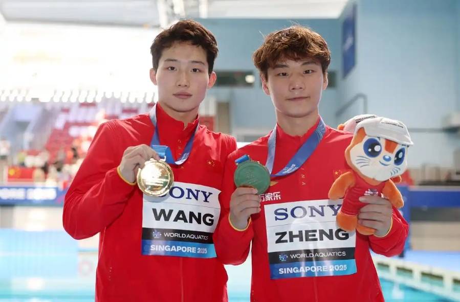 墨西哥选手在划船比赛中获得金牌