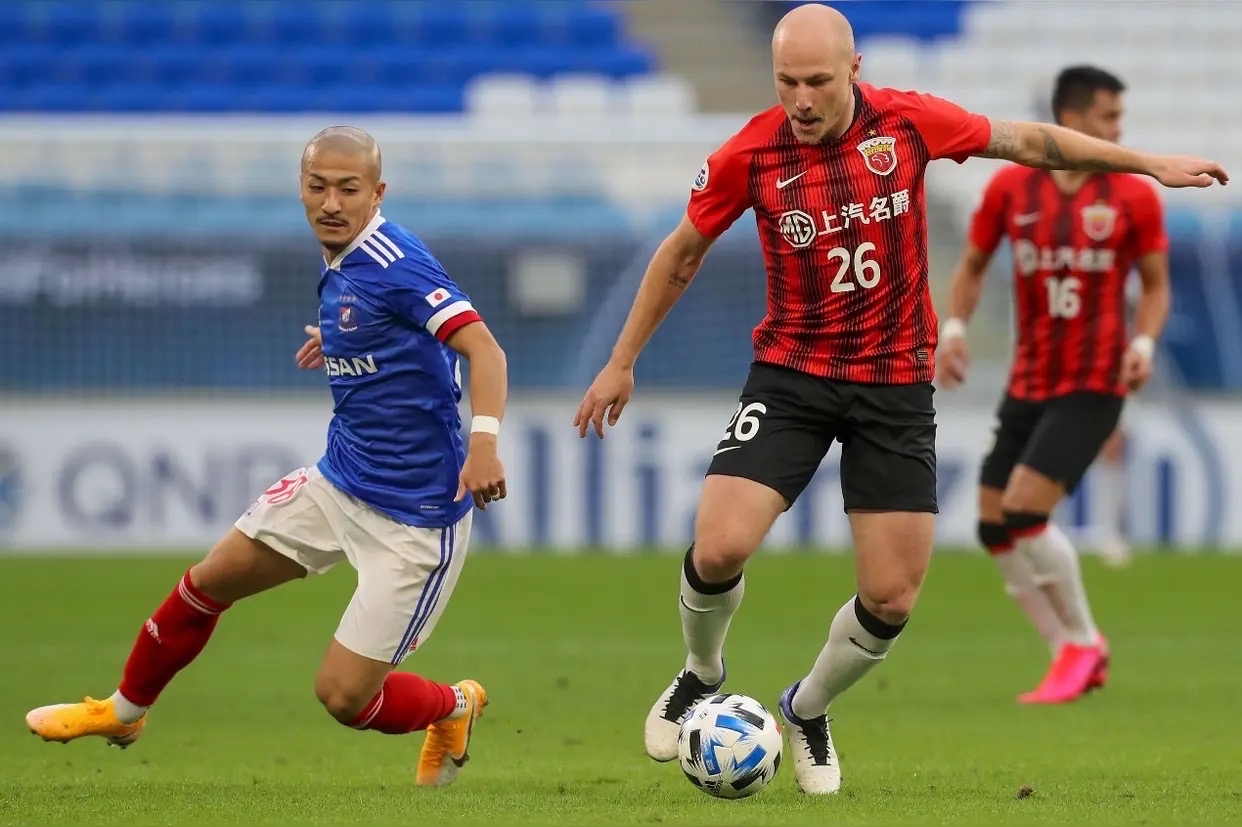 横滨水手惊险晋级，下一轮比赛备受关注