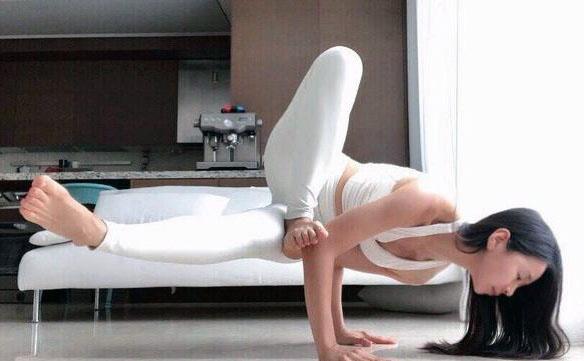 高难度动作频出！花样滑冰女队技压群雄