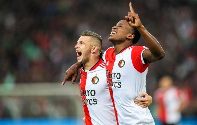 荷甲足球场上主席，精研营造球迷文化的简单介绍