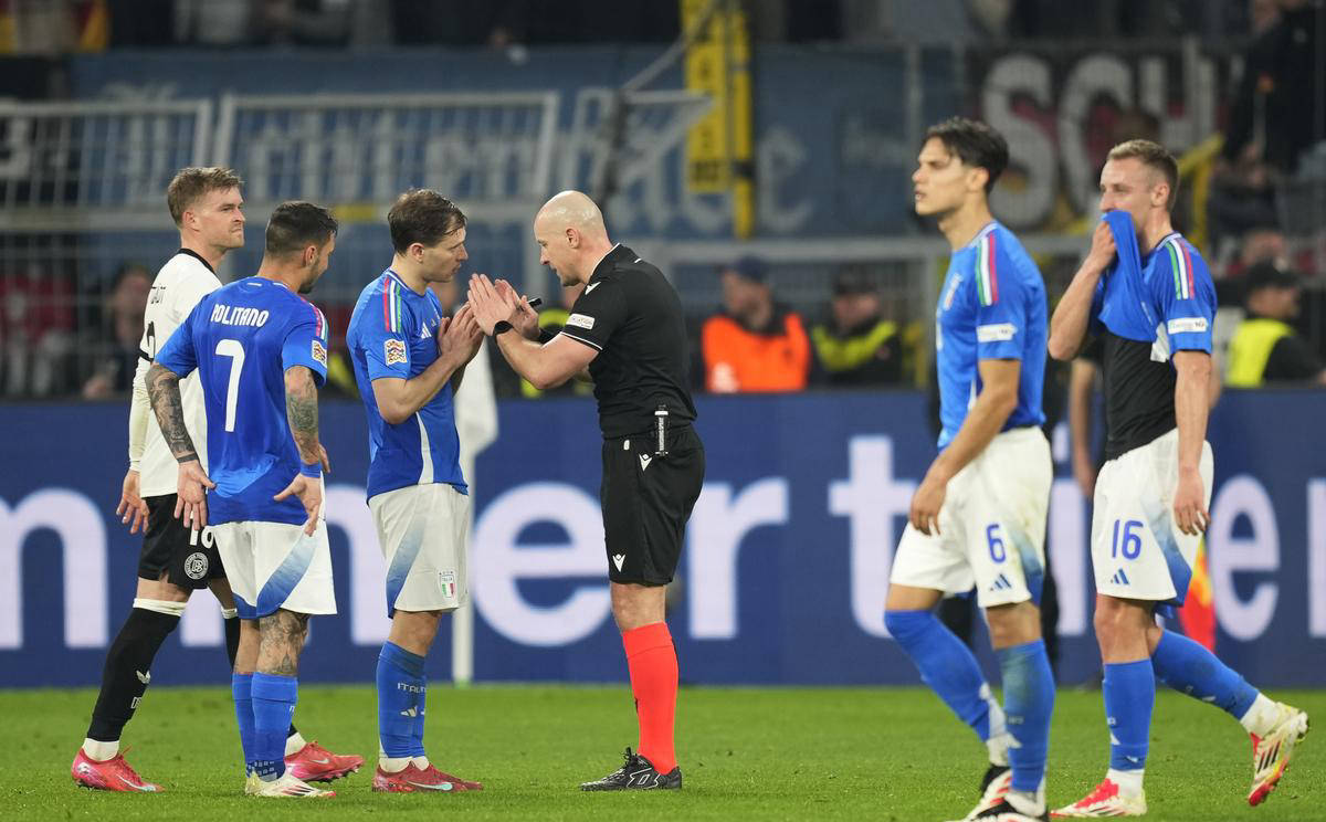 开云体育在线-防守坚固不漏，球队小胜对手锁定三分