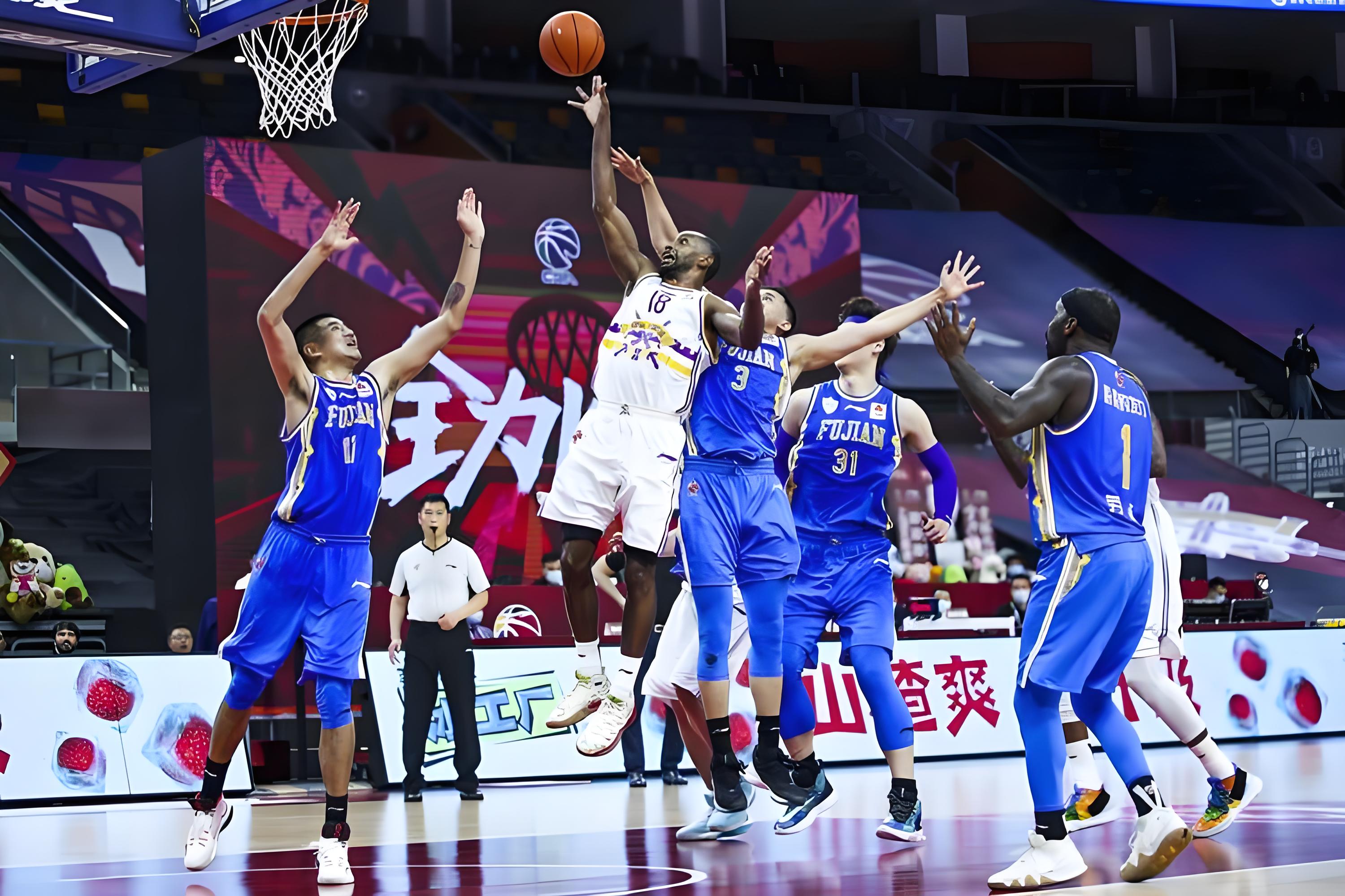 深圳男篮击败四川队，重返胜利赛道