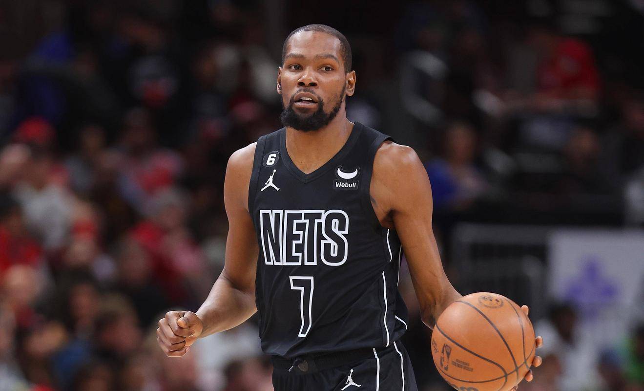 NBA赛季：杜兰特重返球场，为勇士队贡献实力