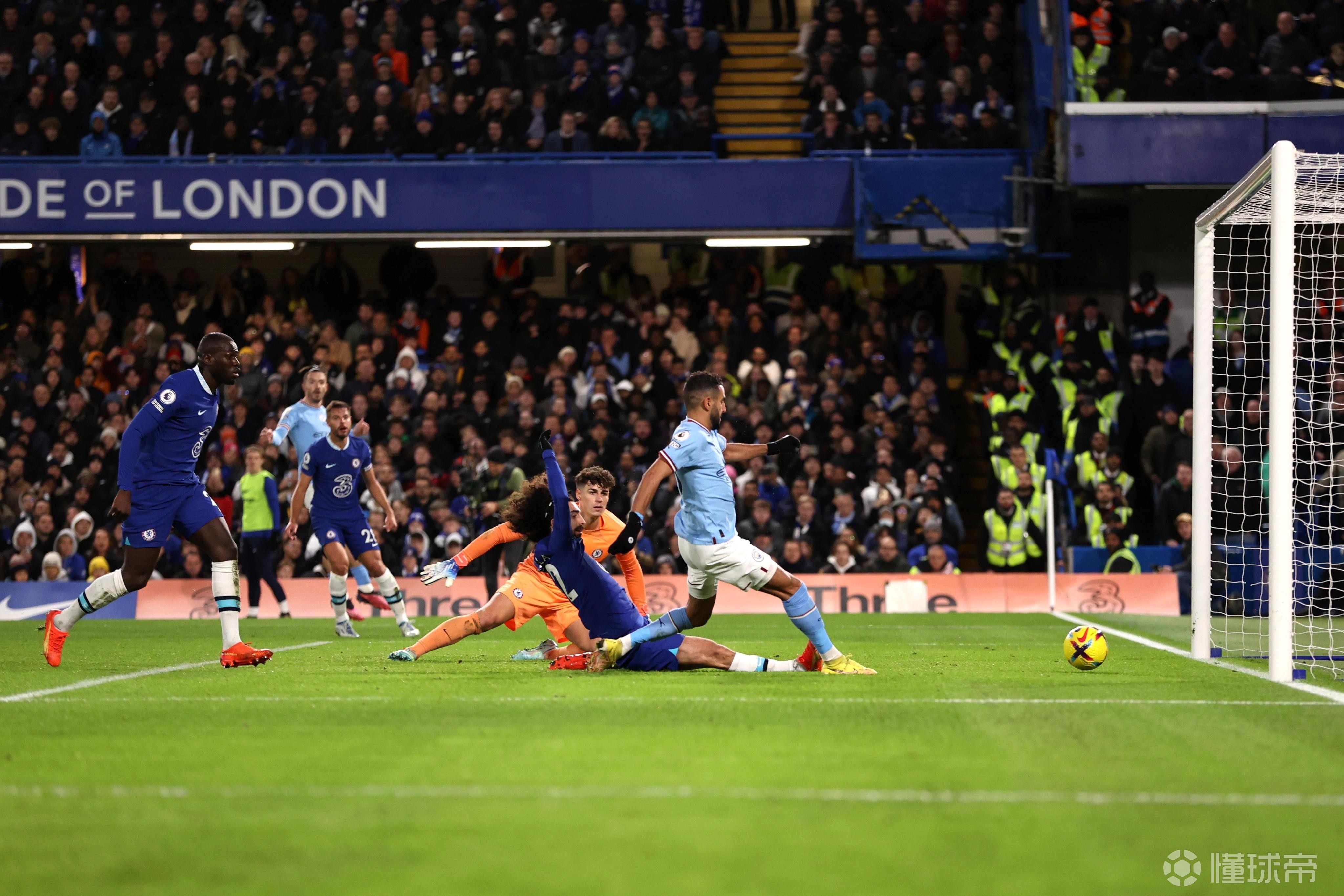 开云下载-切尔西主场被升班马逼平，争冠形势不妙