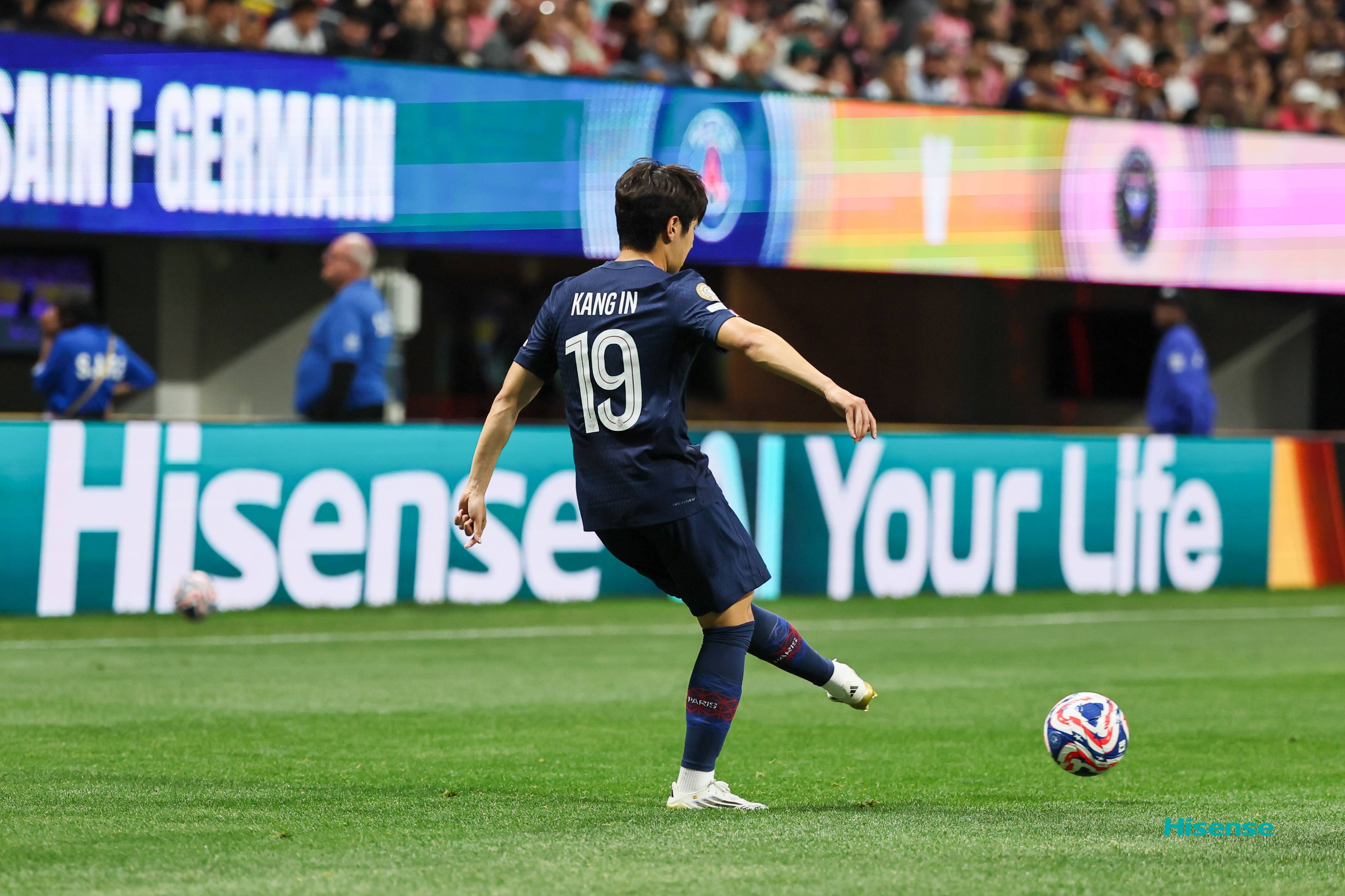 包含阿根廷助攻破门，巴黎圣日耳曼客场全面逆袭斩获胜利的词条