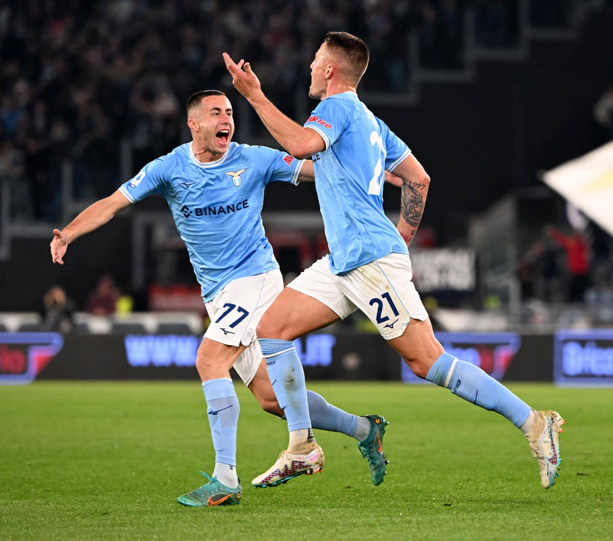 高潮迭起！国际足球赛事精彩不断