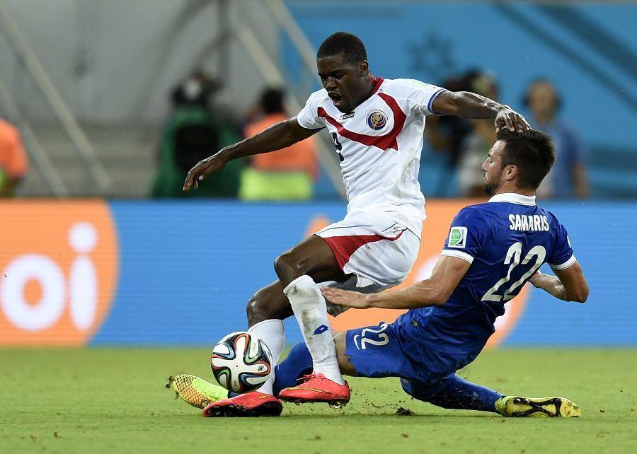 开云体育下载-足球联赛胜负悬念重重，对手实力均匀的简单介绍