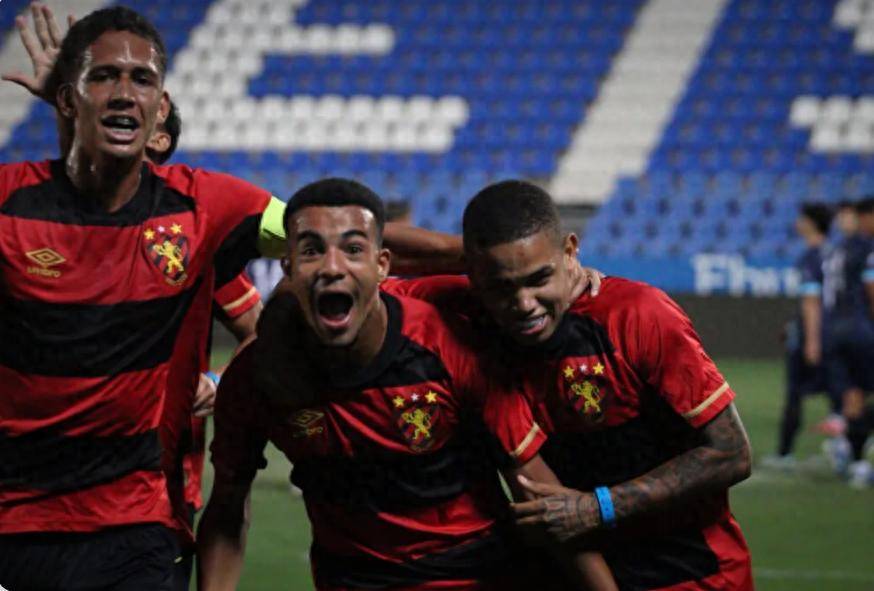 足球联赛胜负悬念重重，对手实力均匀的简单介绍