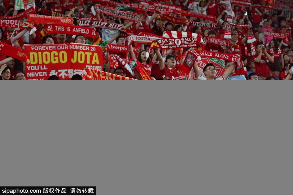 国际足球赛事成为球迷热议话题，引发关注热潮