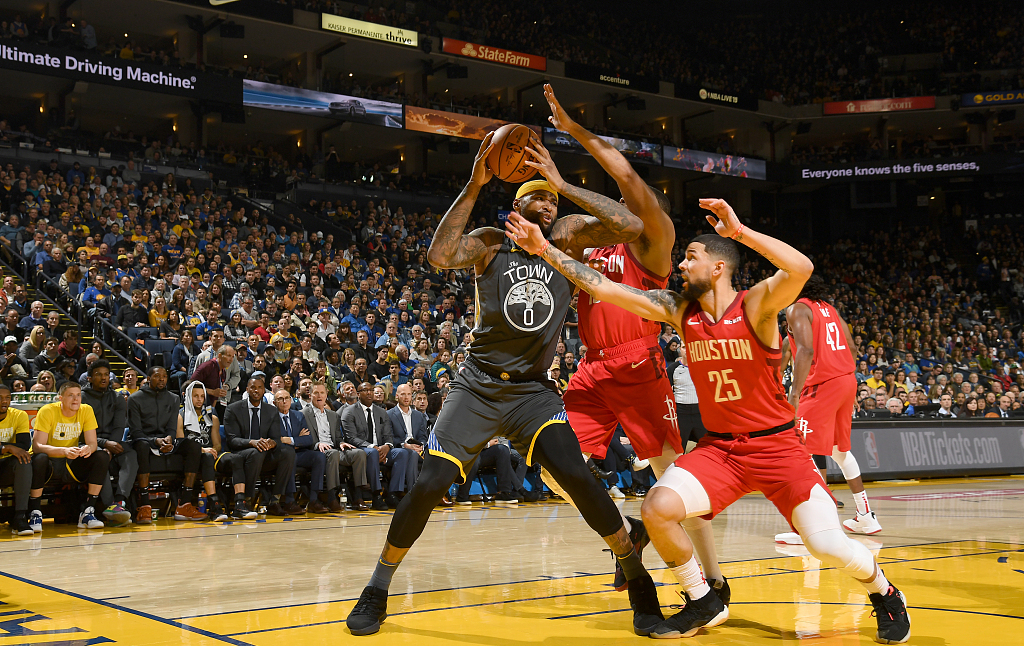 勇士继续领跑西部，保持不败纪录