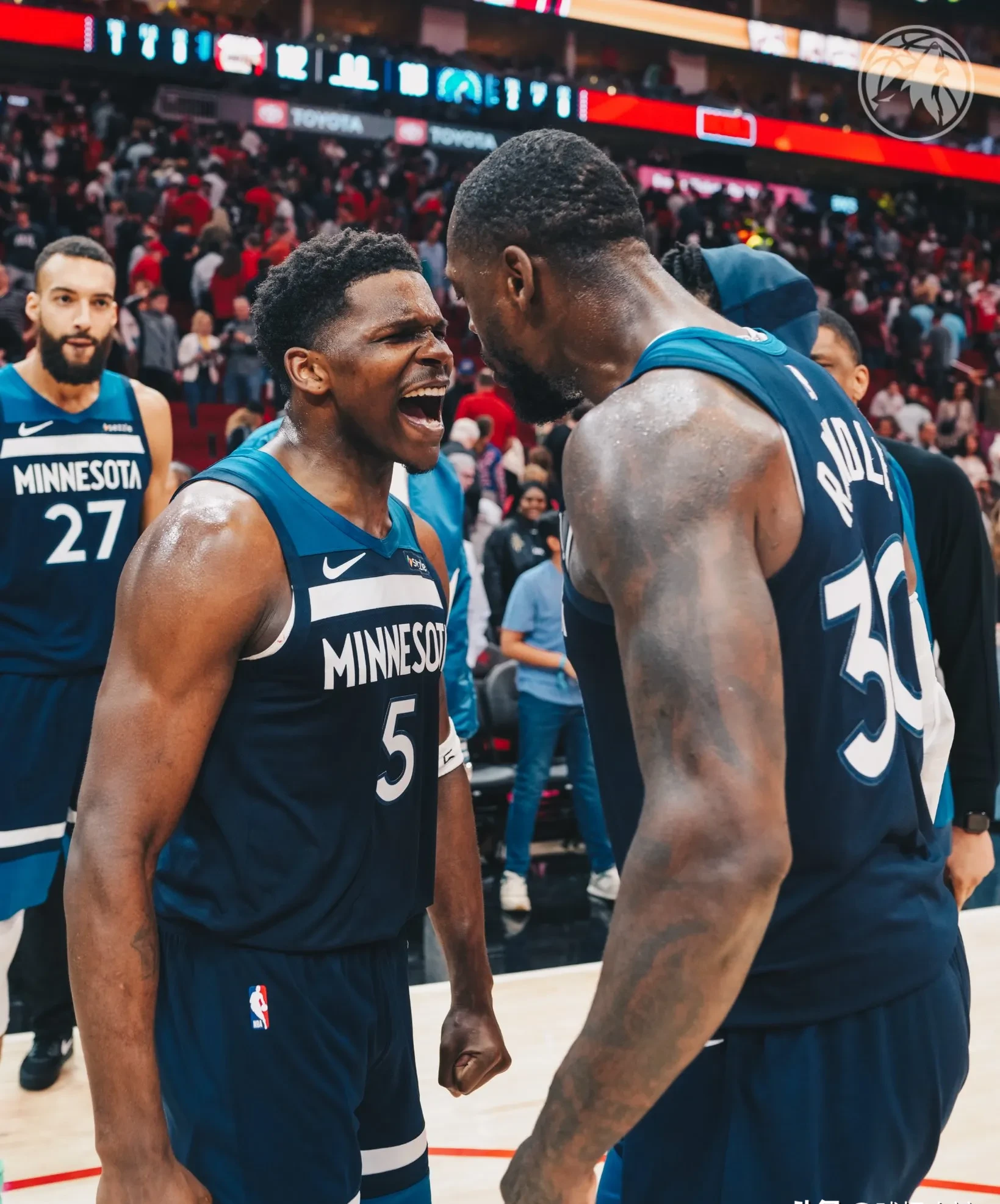 森林狼队球员受伤，球队阵容受到影响