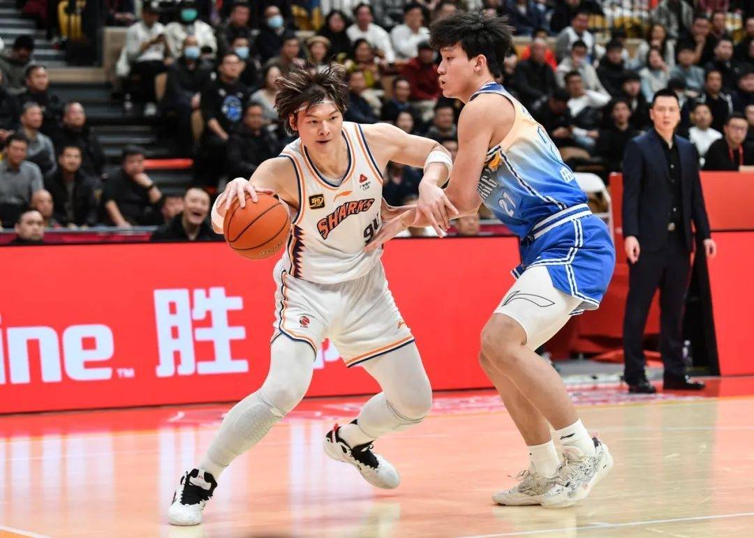 开云体育APP下载-上海男篮再夺佳绩击败江苏队，睥睨群雄称霸